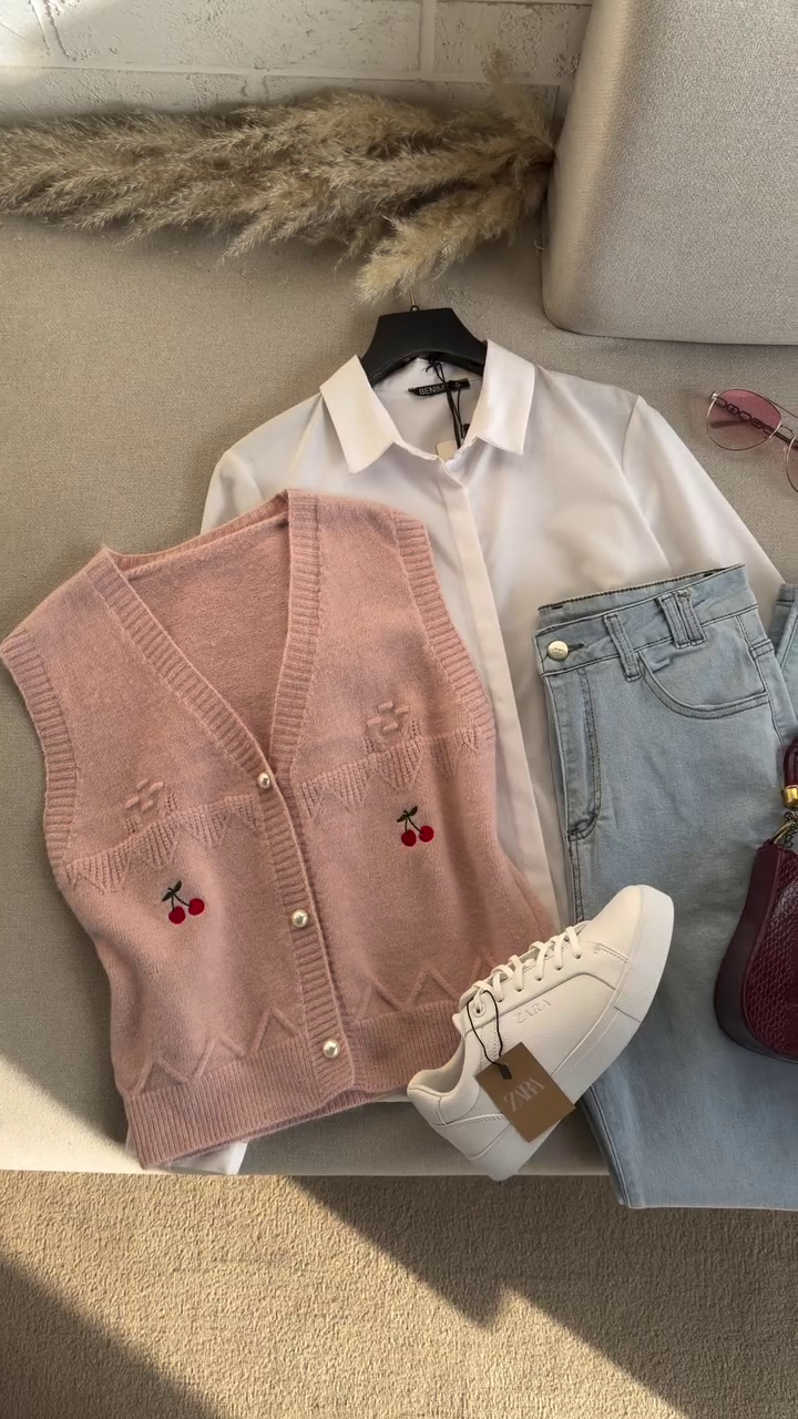 Minimal Style, Maximum Comfort