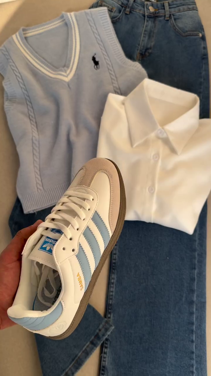 Minimal Style, Maximum Comfort