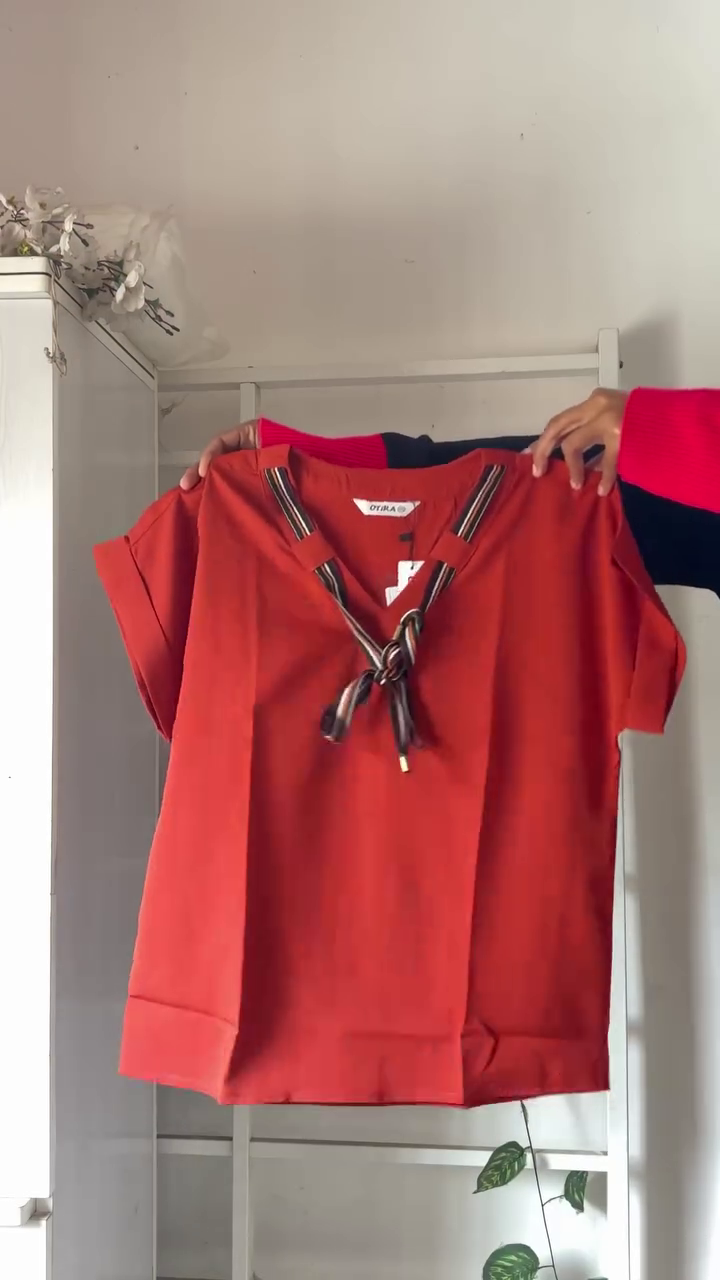 Elegant White Puff Sleeve Peplum Top