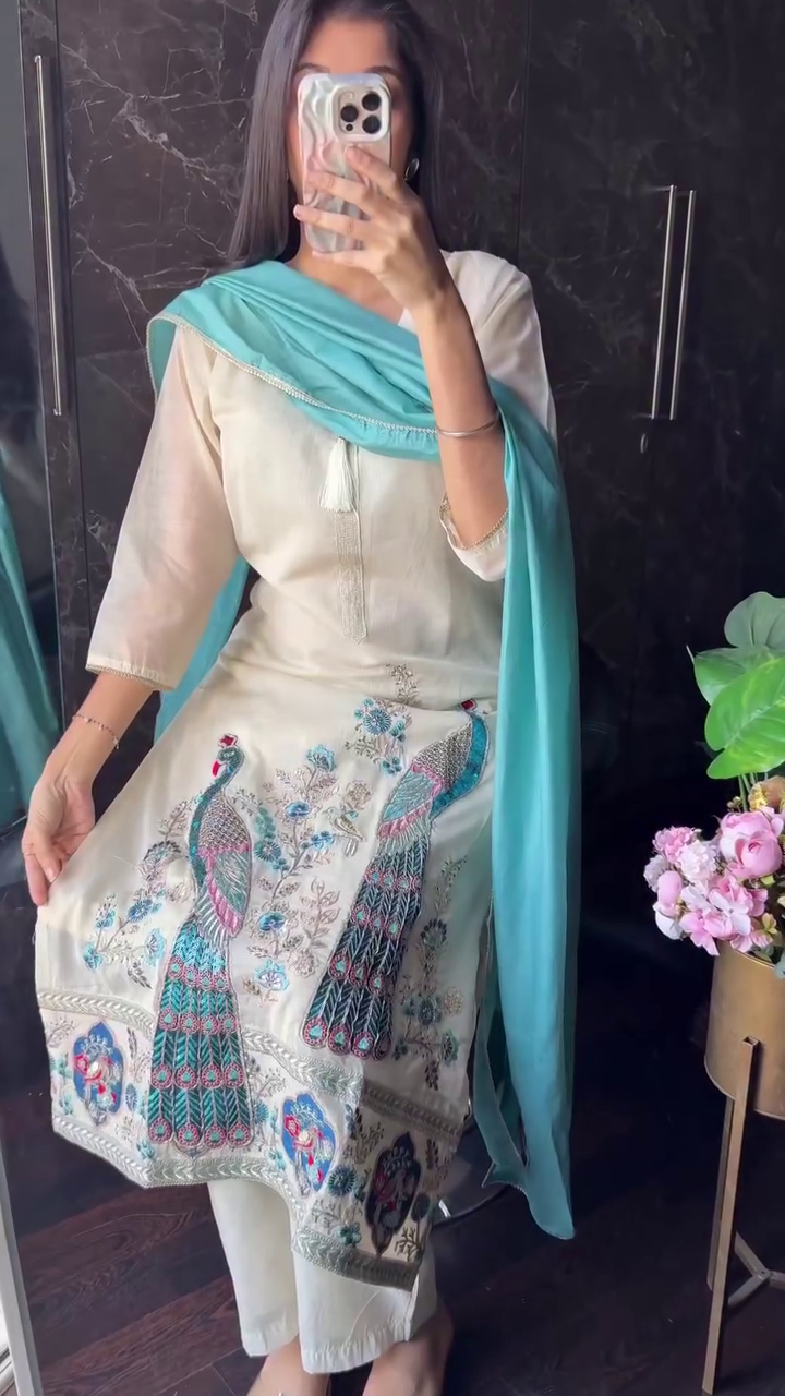 Contemporary Glow – Designed for Bold Souls