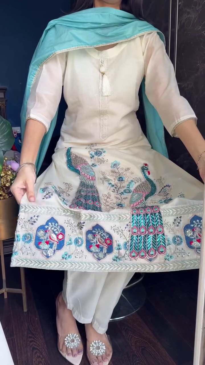 Contemporary Glow – Designed for Bold Souls