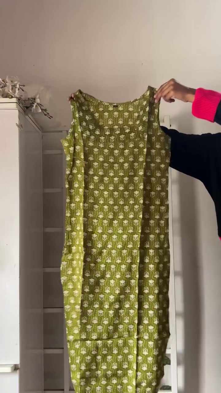 Green Sleeveless Kurti