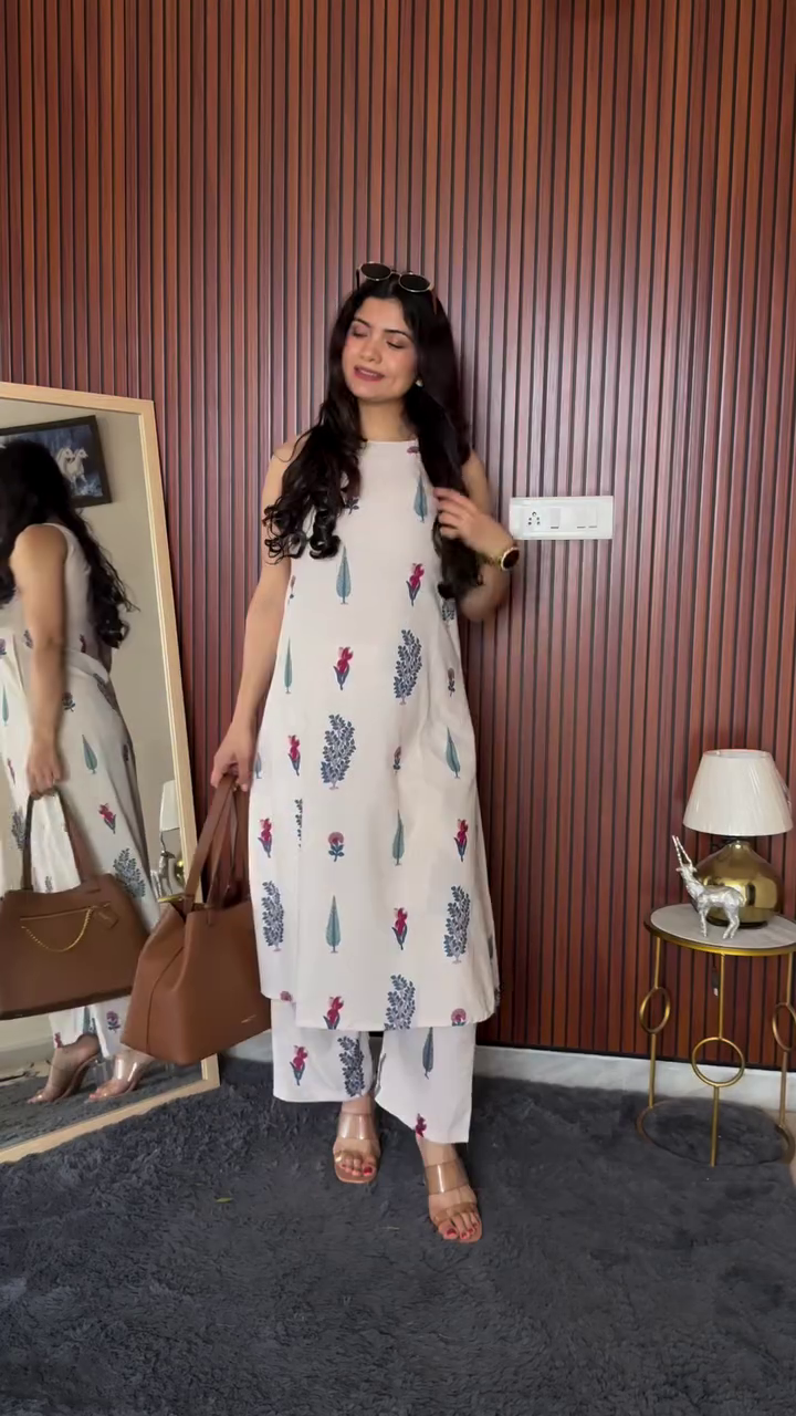 Stylish Printed Sleeveless Kurta Pant Set